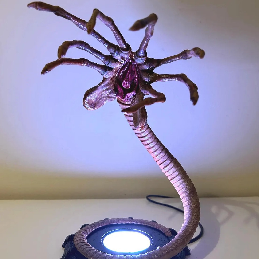 Lámpara Alien Facehugger, Luz  - Halloween Pumpkin Decor Led reseña y precio